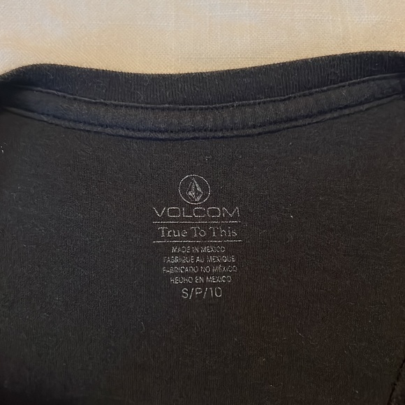 Volcome t-shirt size small - Picture 3 of 3